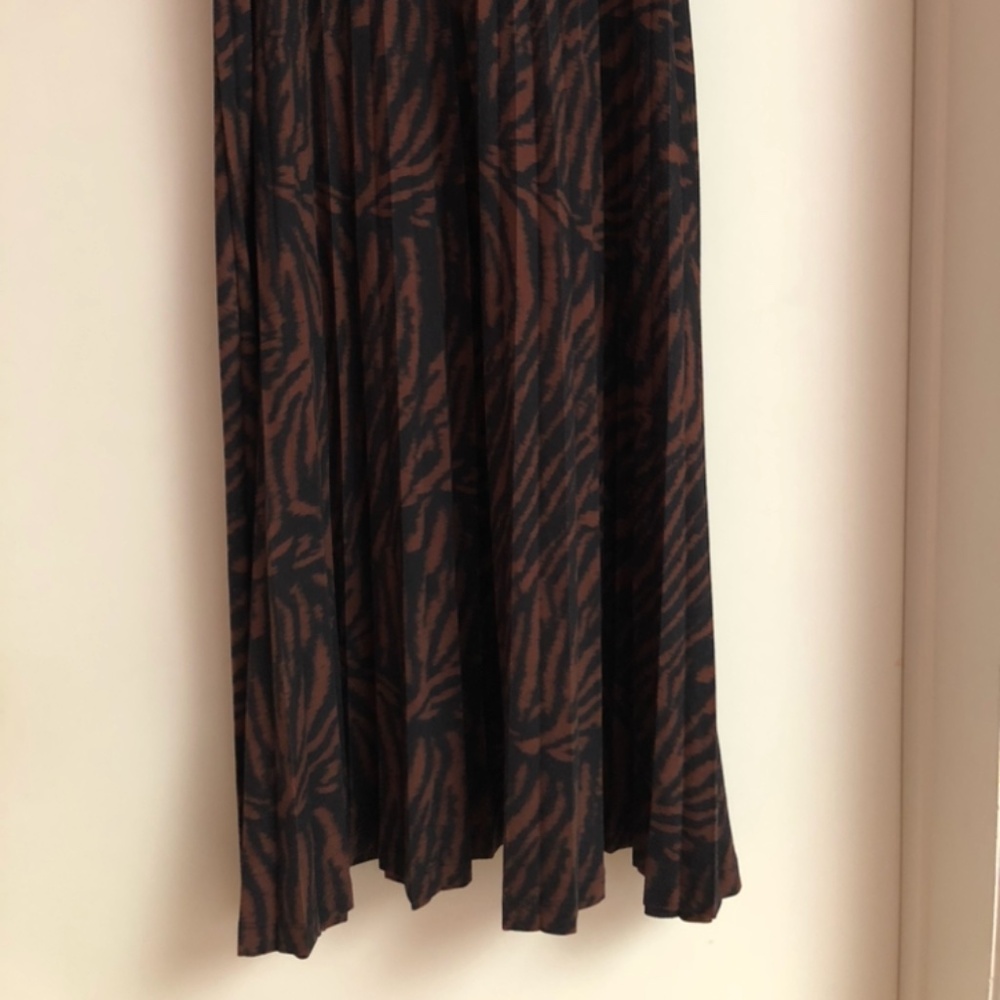 Animal Print Pleated Long Skirt